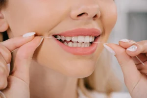 How to floss your teeth